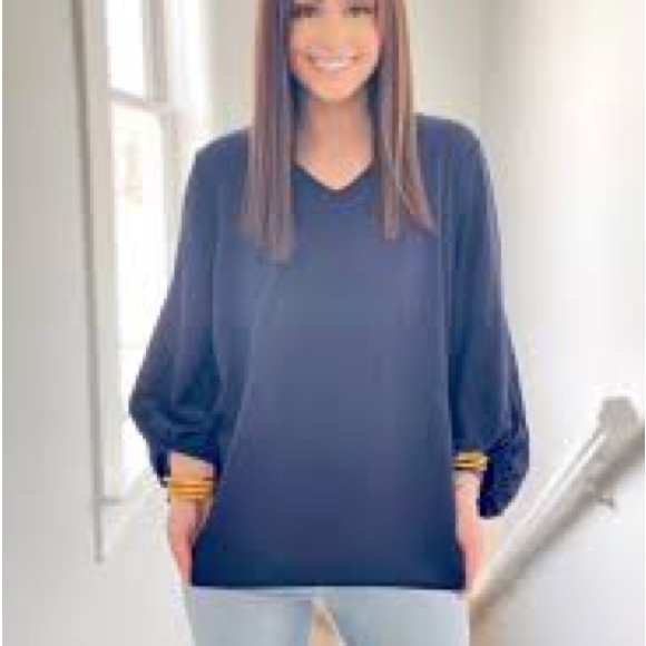 Glam Brand NWT V-Neck Flowy 100% Polyester Silky Blouse  OG price $54 - Picture 2 of 9